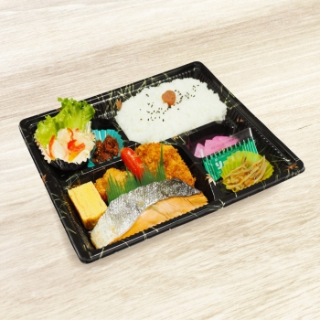 シャケ入り幕の内弁当